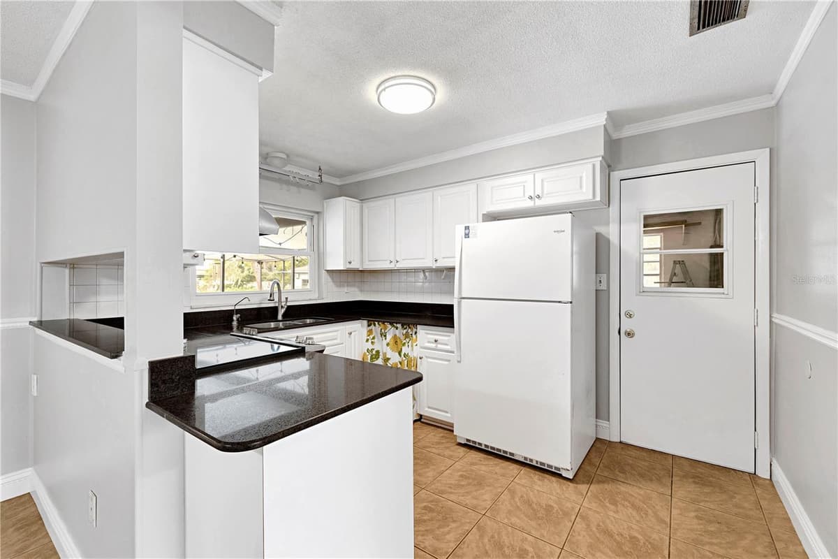 4314 LARK DRIVE — photo 10 of 51