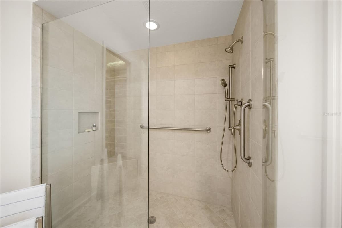 264 SAINT LUCIA DRIVE — photo 17 of 44