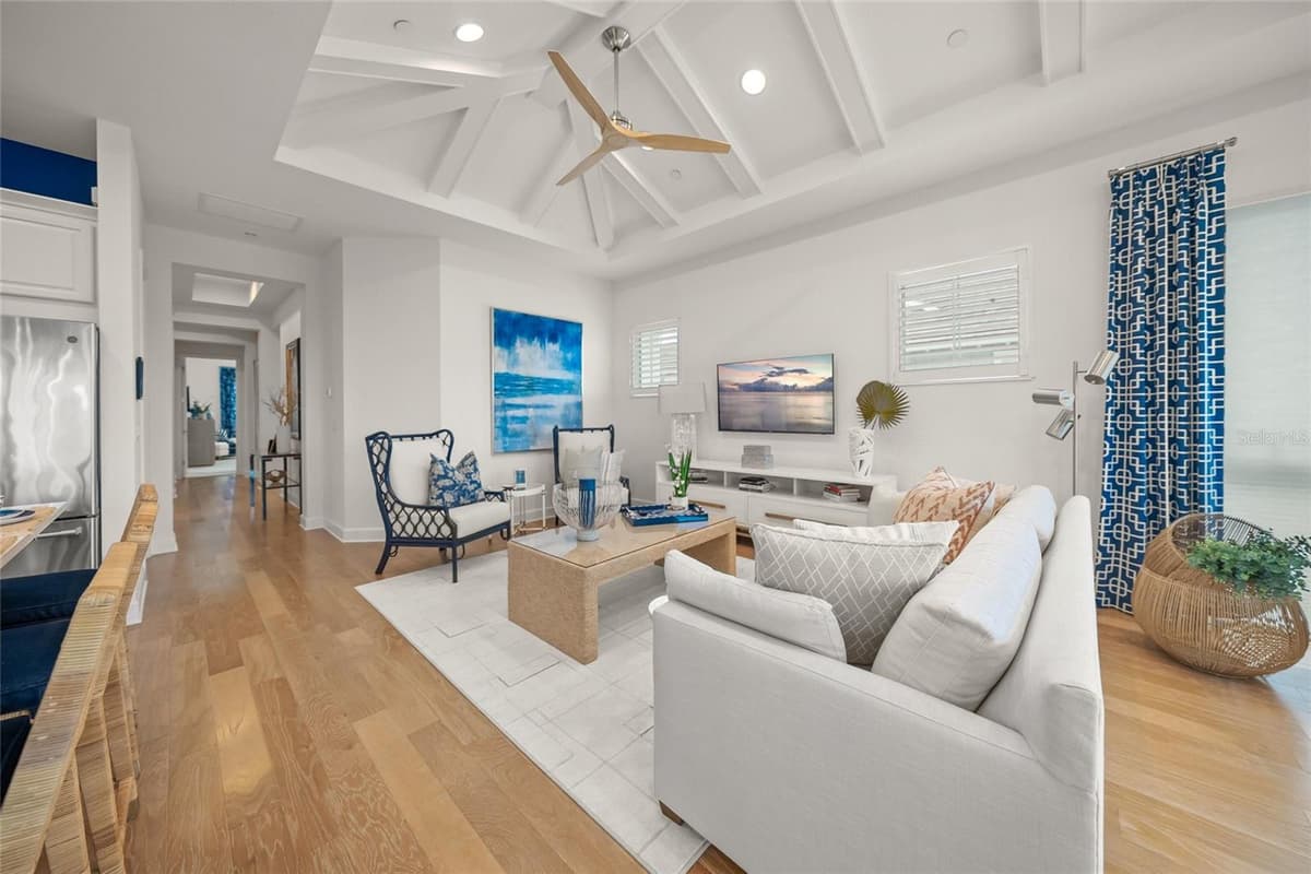 264 SAINT LUCIA DRIVE — photo 14 of 44