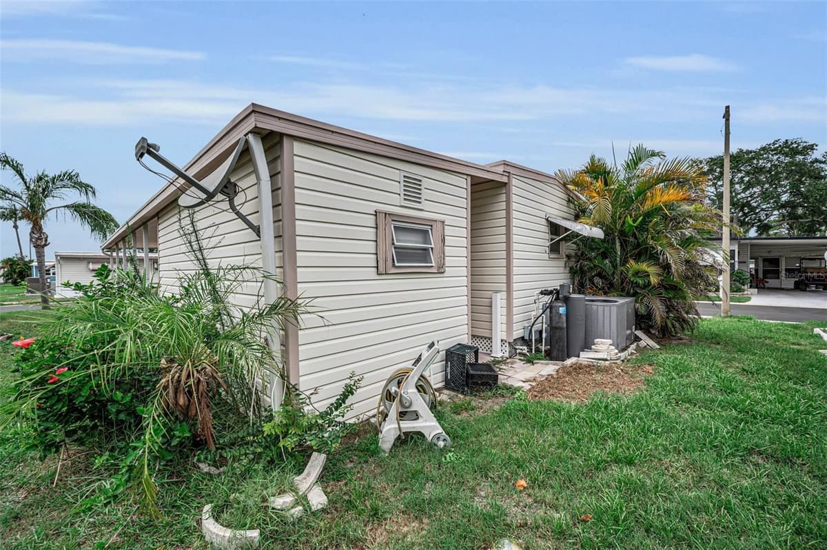10539 TAHITIAN LANE — photo 37 of 77