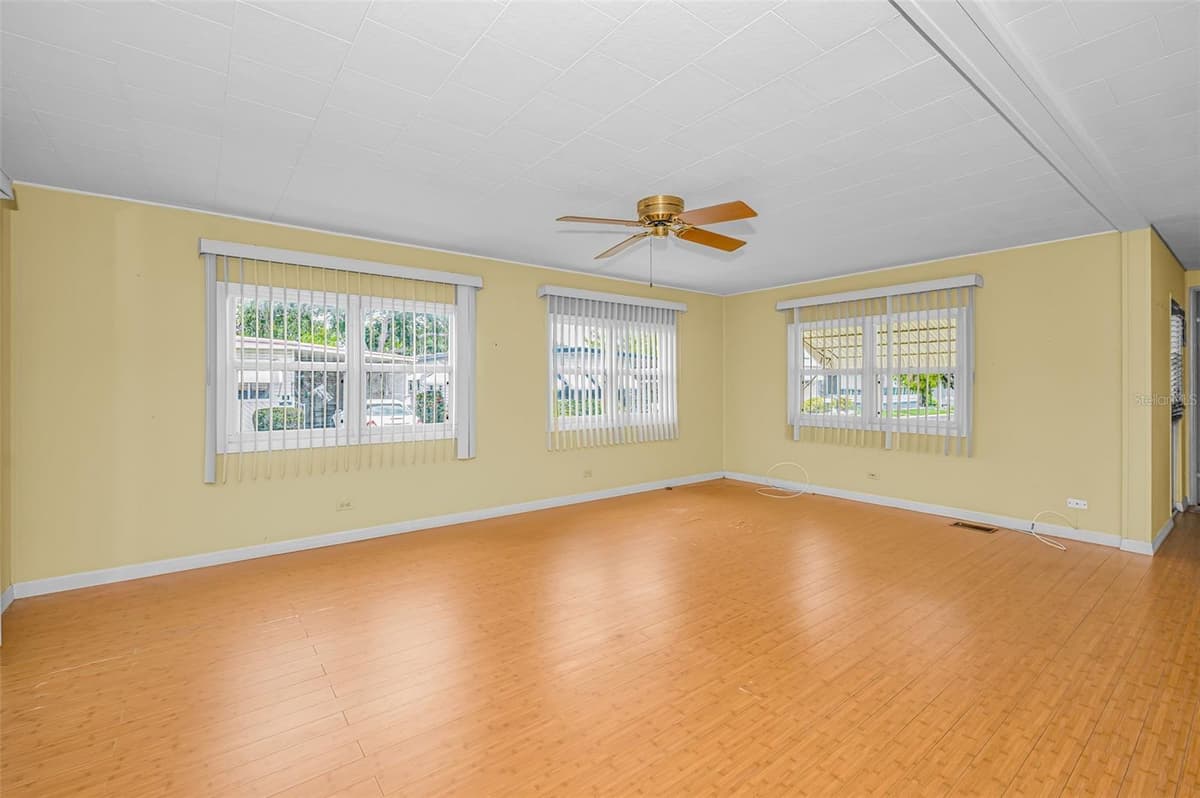 10539 TAHITIAN LANE — photo 14 of 77