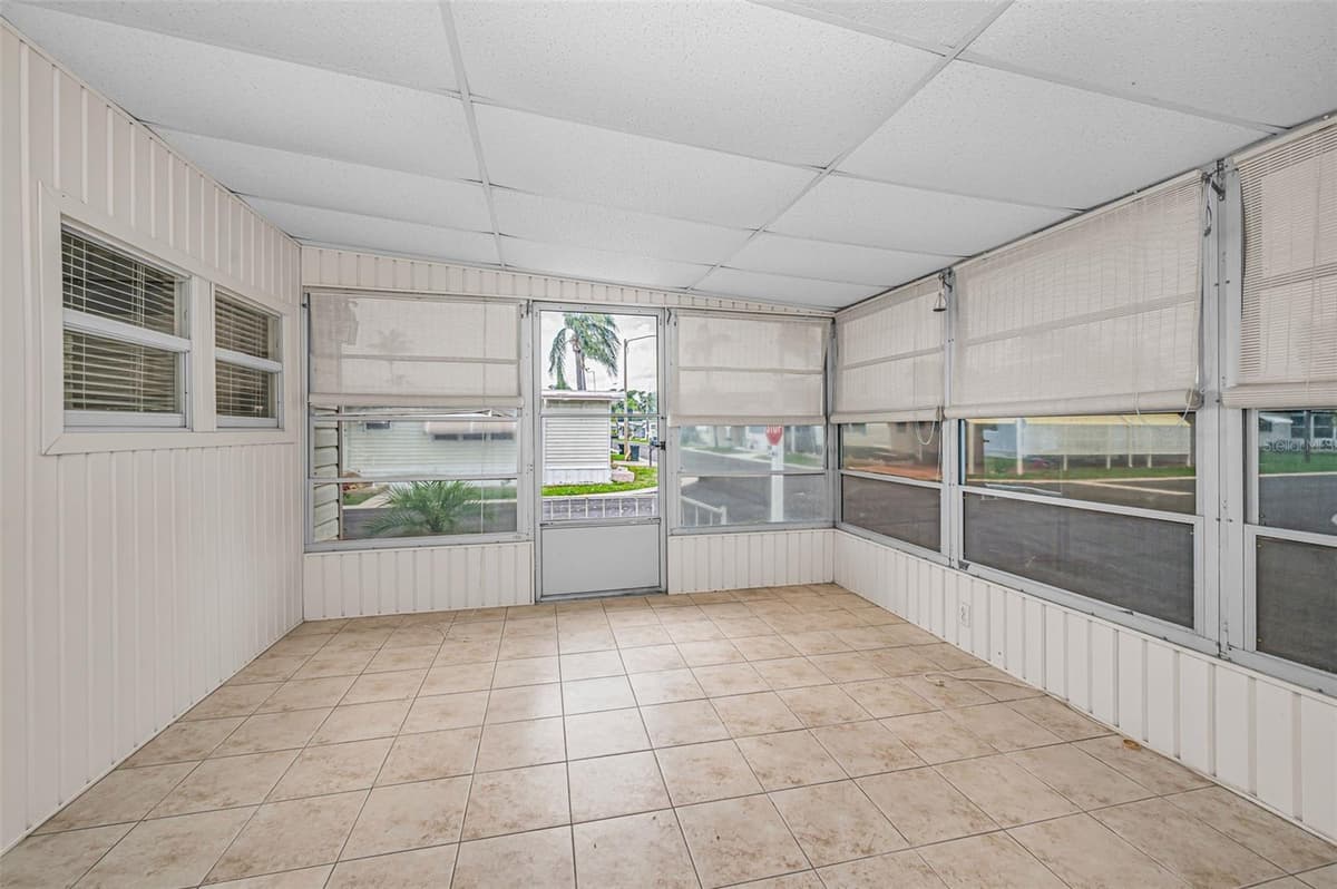 10539 TAHITIAN LANE — photo 33 of 77