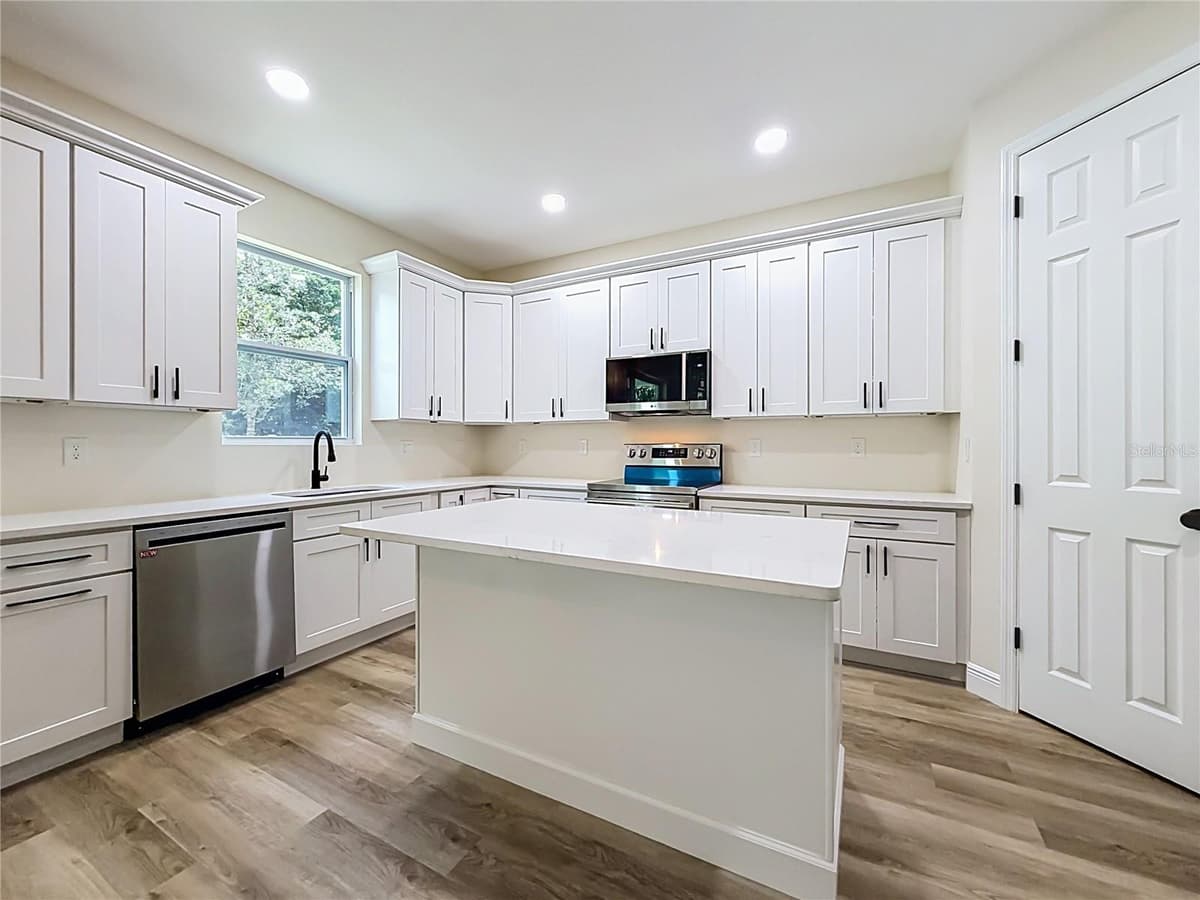 840 TRIPLET LAKE DRIVE — photo 10 of 36