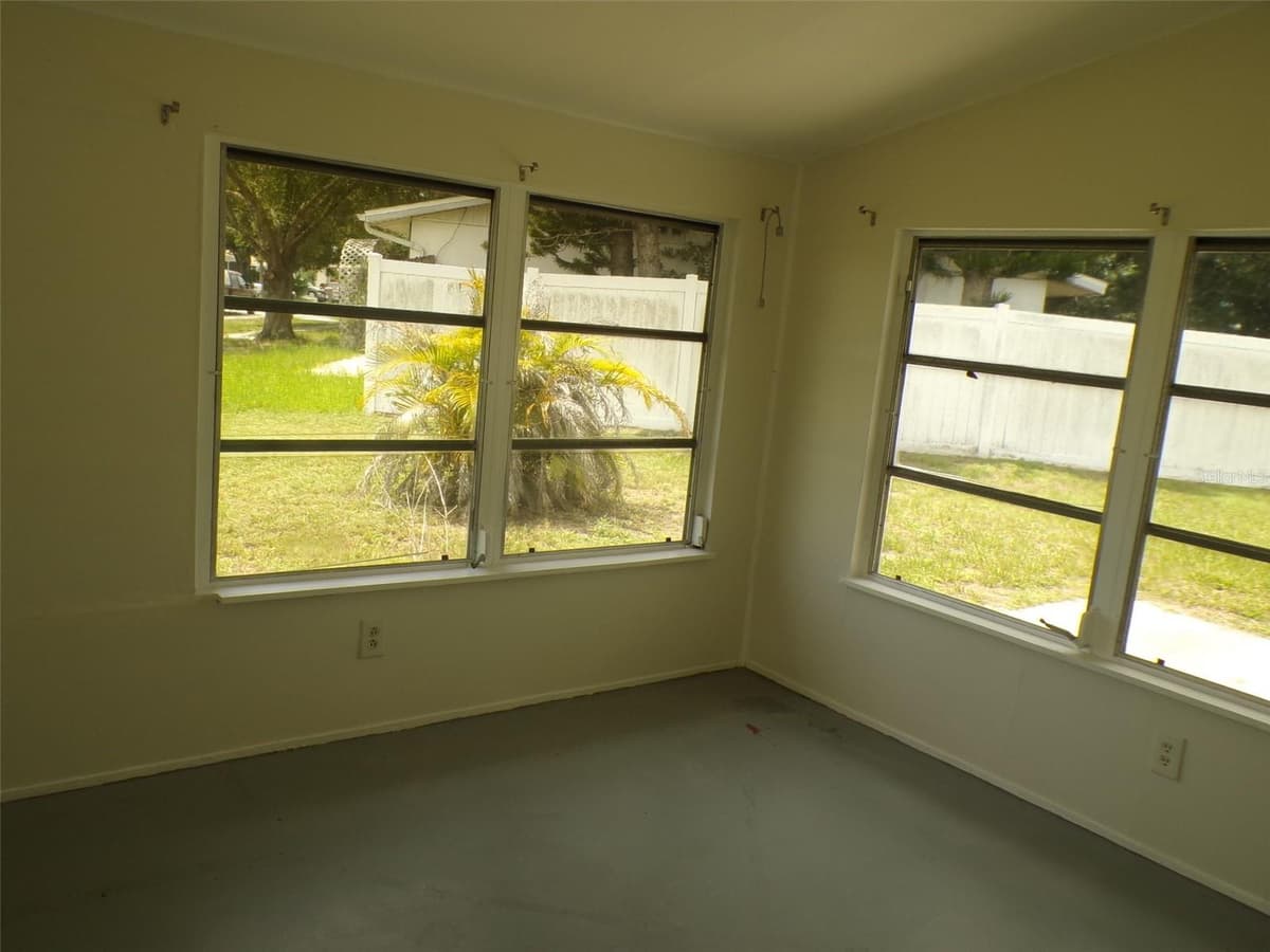 4011 GROBE STREET — photo 17 of 19