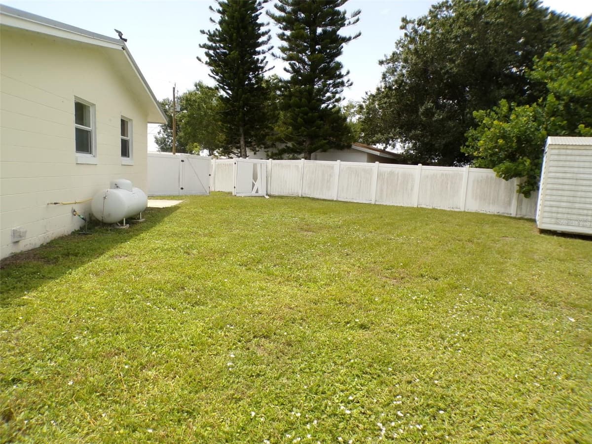 4011 GROBE STREET — photo 18 of 19
