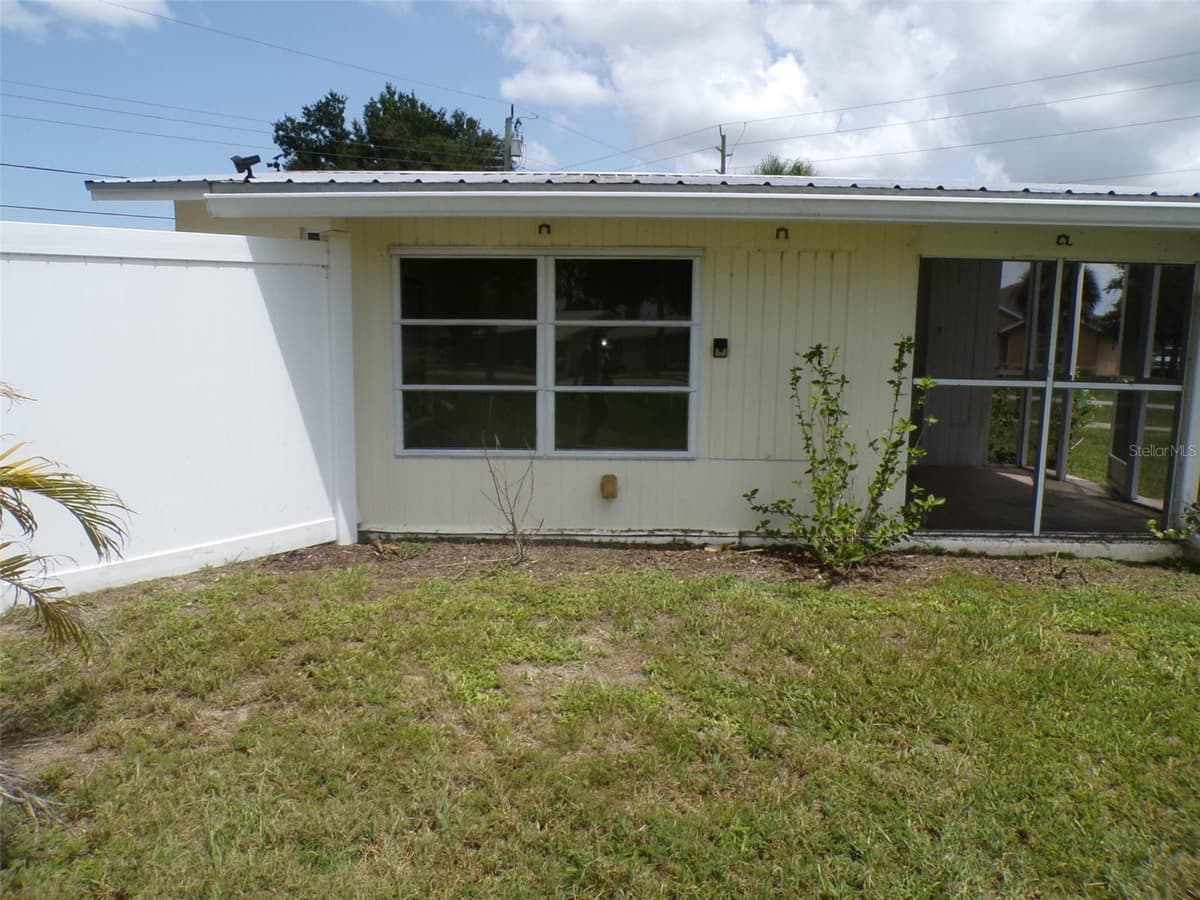 4011 GROBE STREET — photo 14 of 19