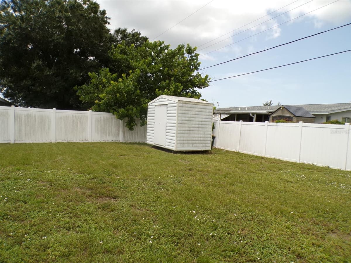 4011 GROBE STREET — photo 12 of 19