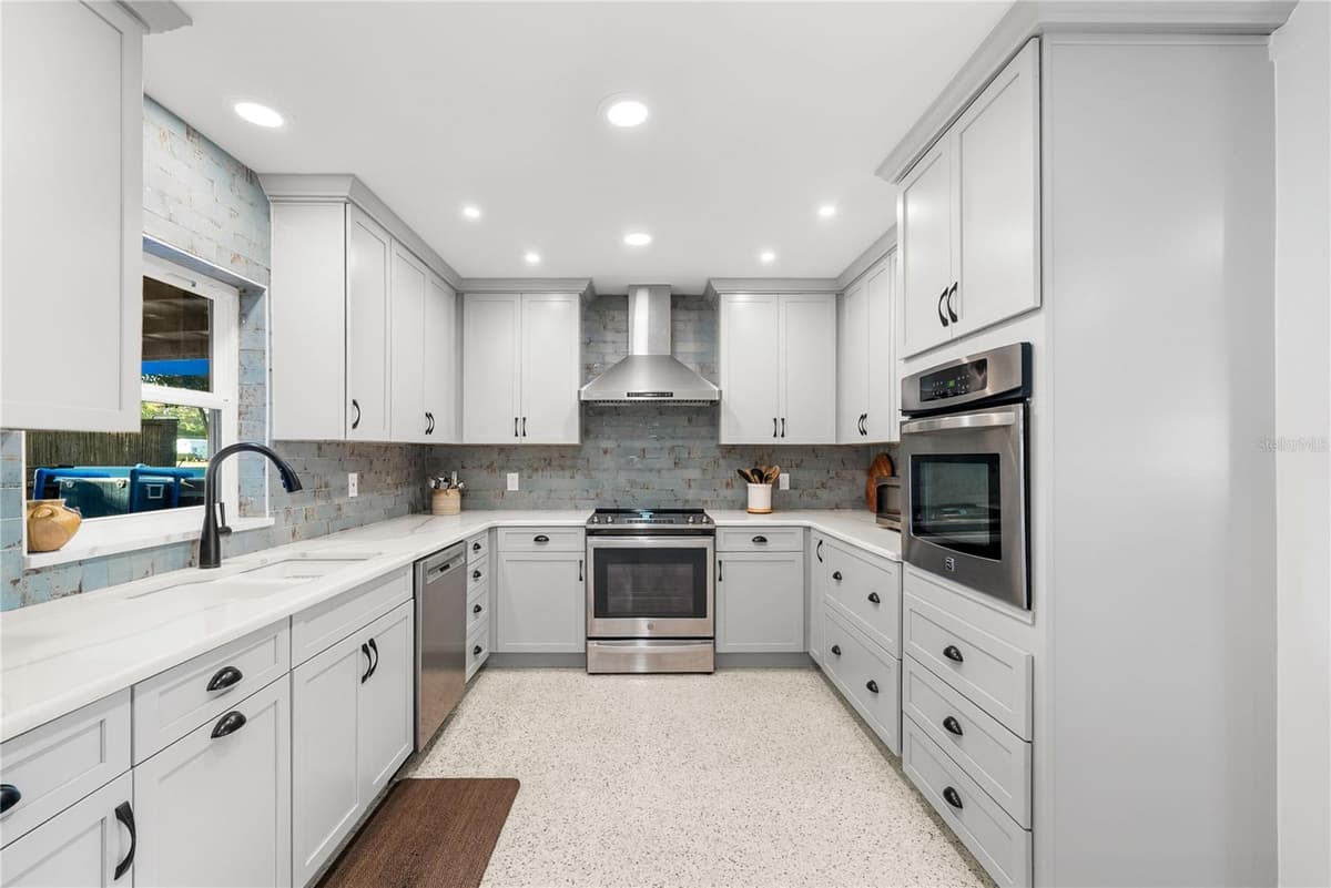 1604 ORANGE AVENUE — photo 15 of 56