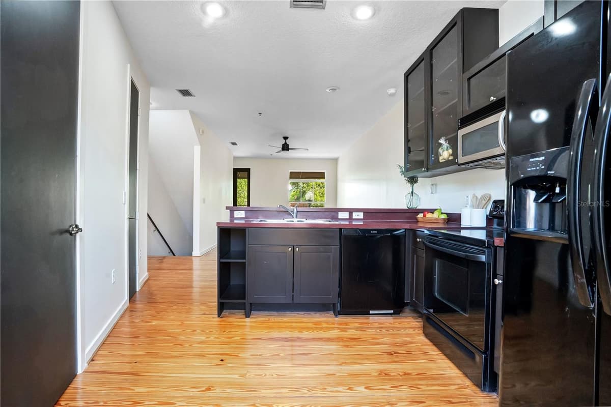 828 WASHINGTON STREET — photo 16 of 57