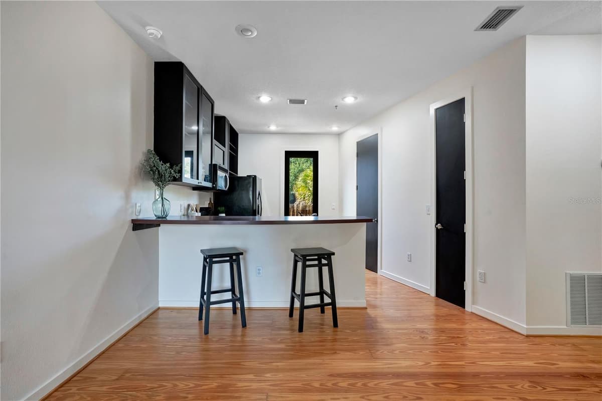 828 WASHINGTON STREET — photo 12 of 57