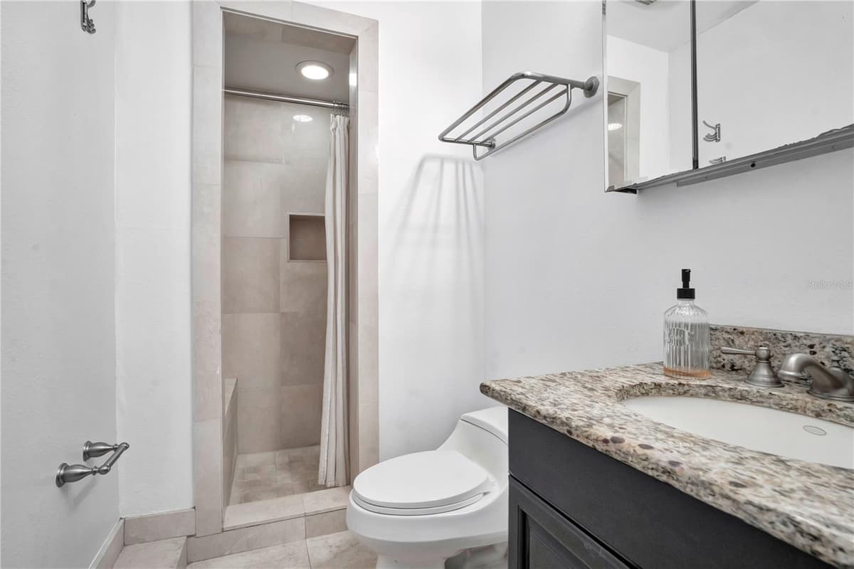 828 WASHINGTON STREET — photo 39 of 57