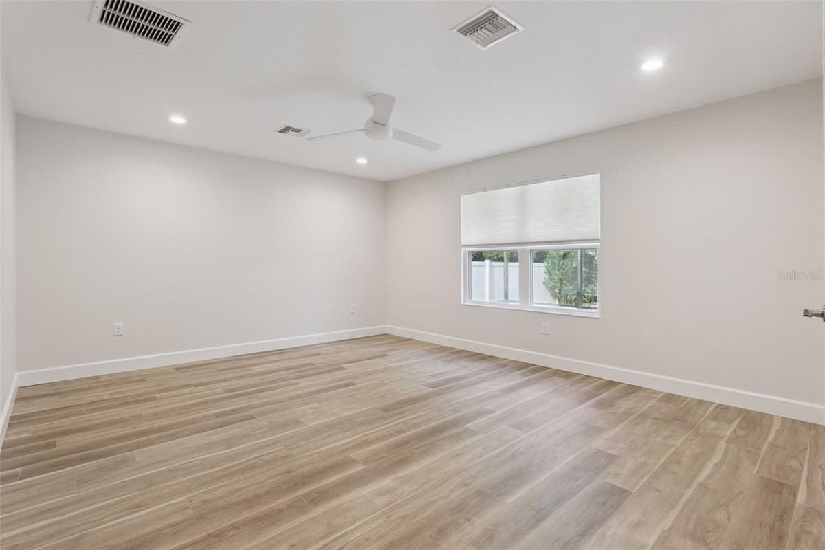209 JEAN STREET — photo 11 of 22