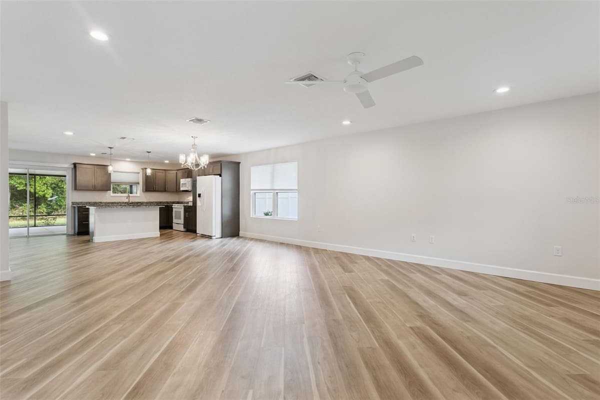 209 JEAN STREET — photo 5 of 22