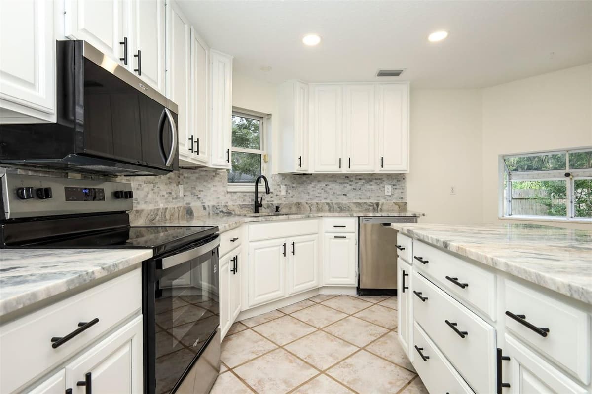 1636 TUSCALOOSA AVENUE — photo 13 of 50