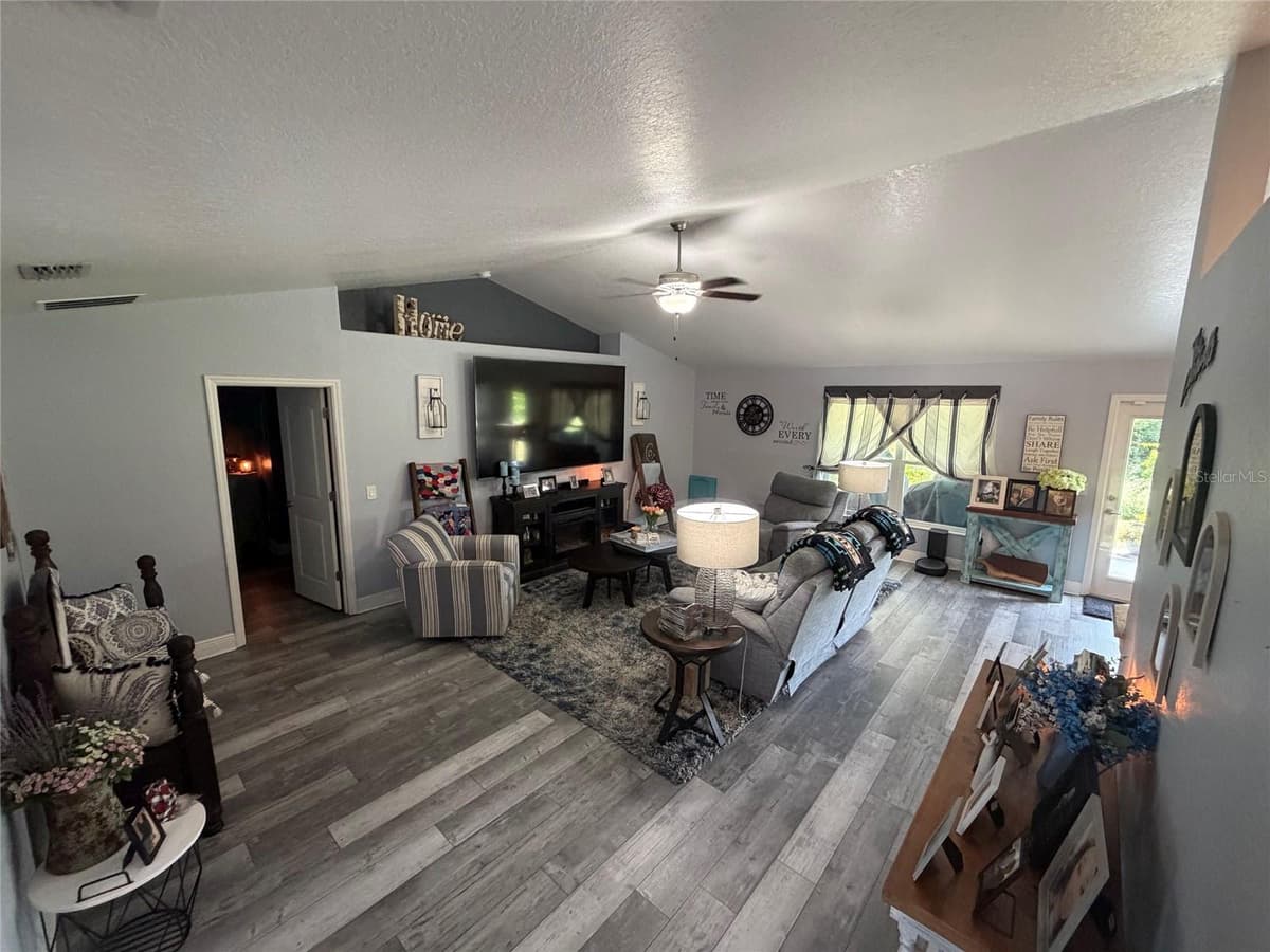 1514 HAMLIN STREET — photo 18 of 42