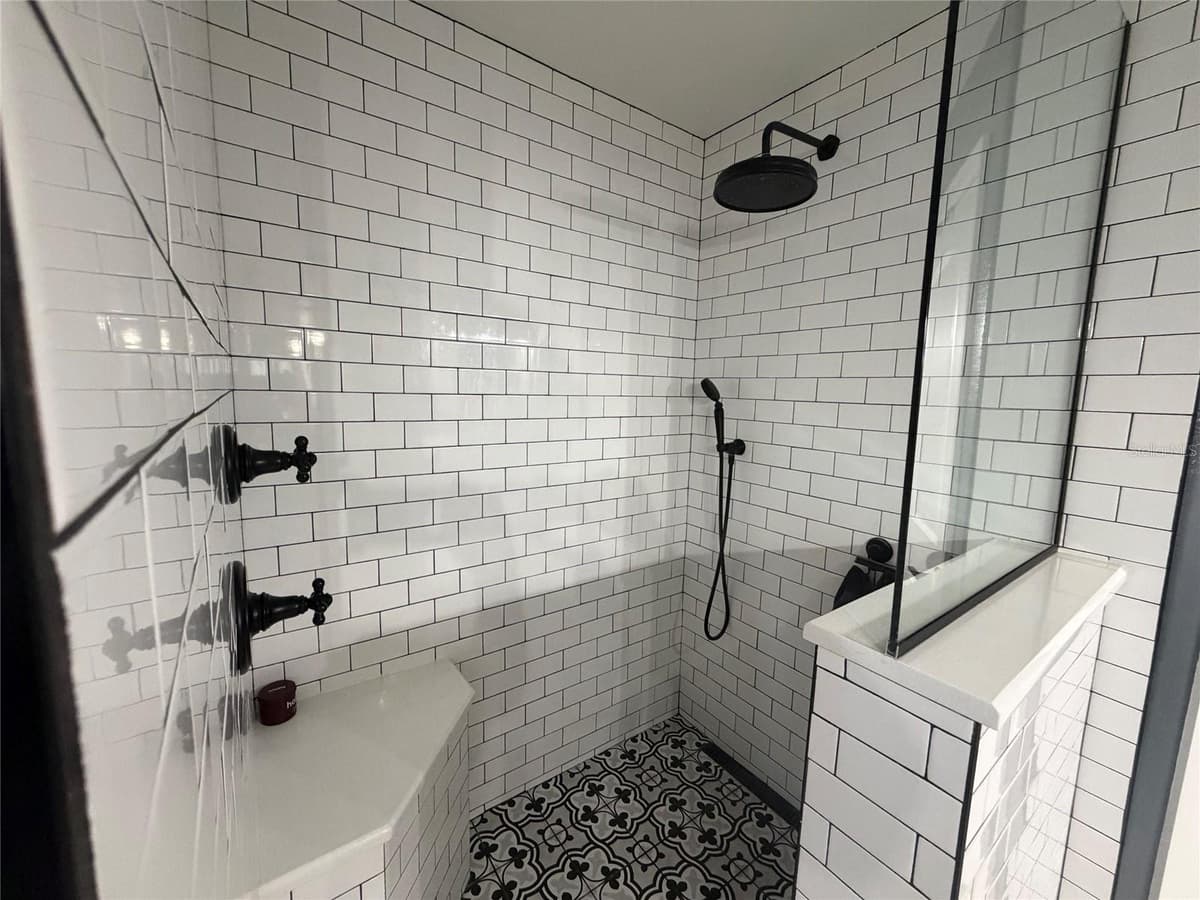 1514 HAMLIN STREET — photo 8 of 42