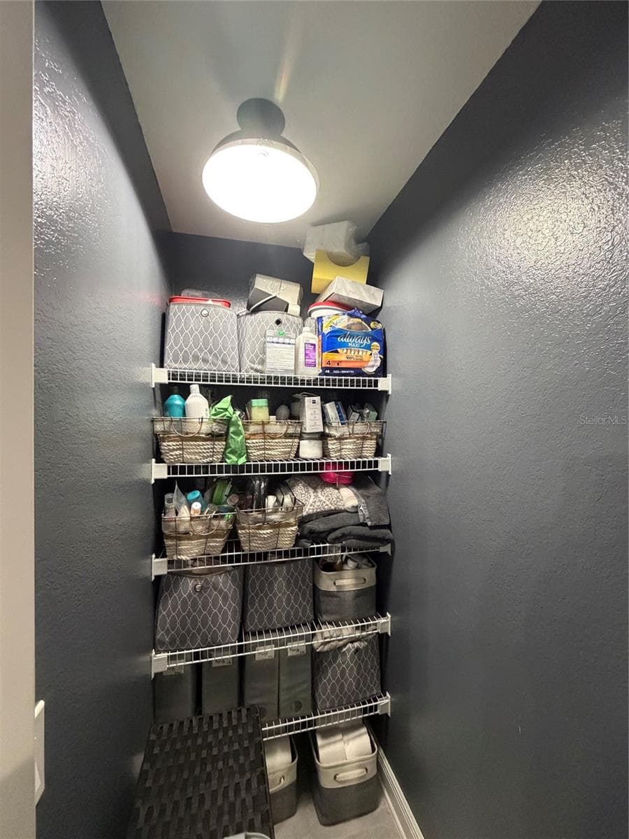 1514 HAMLIN STREET — photo 11 of 42