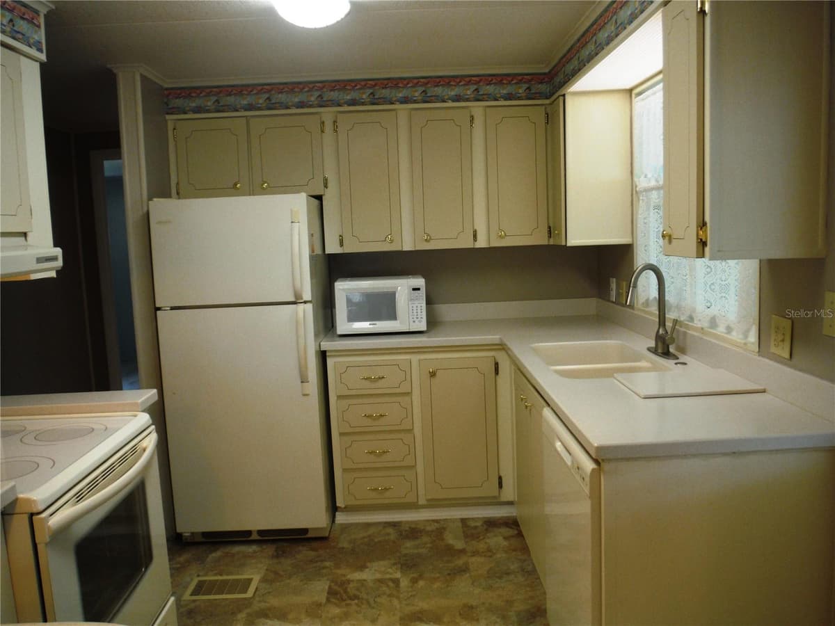 161 HICKORY GATE DRIVE — photo 6 of 35