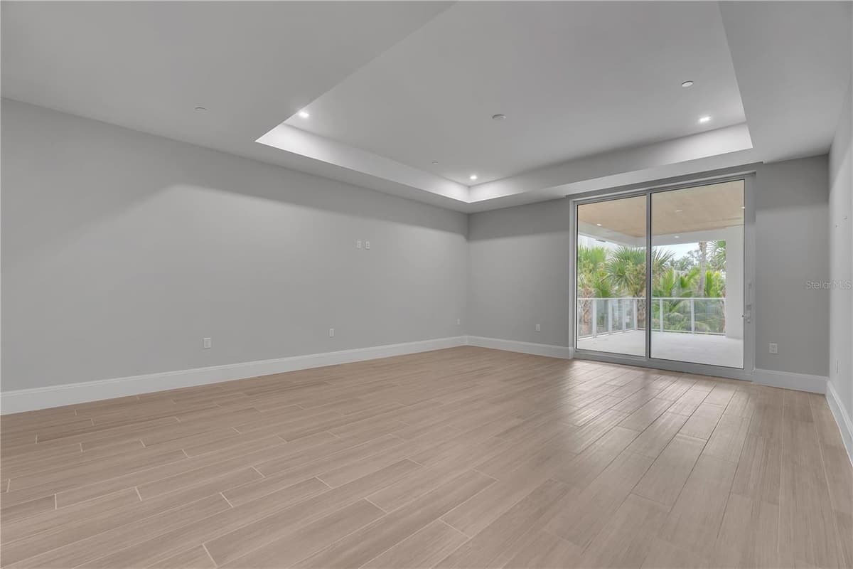 70 AVENIDA VENECCIA — photo 15 of 50