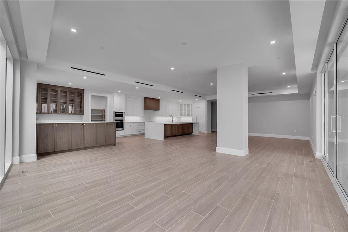 70 AVENIDA VENECCIA — photo 10 of 50