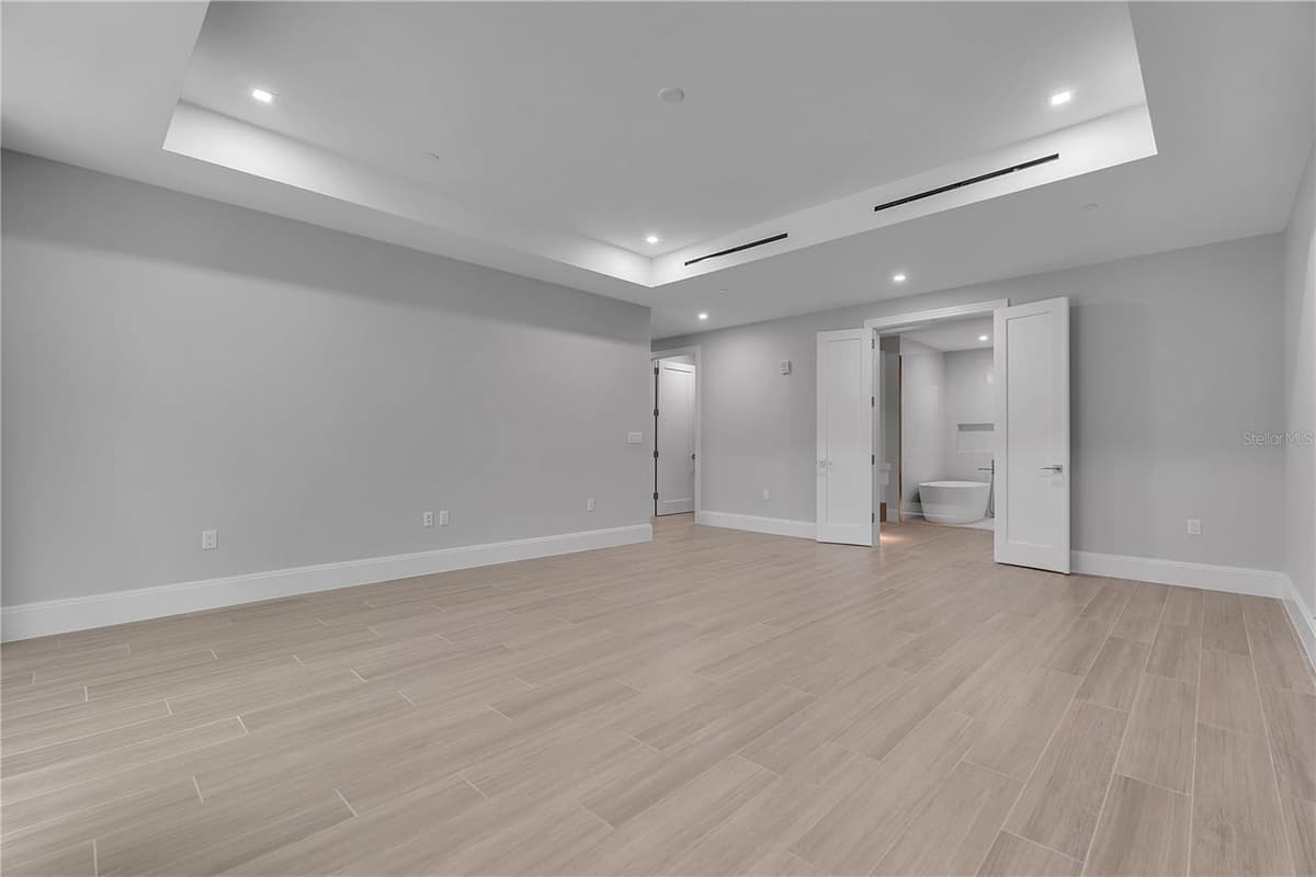 70 AVENIDA VENECCIA — photo 16 of 50