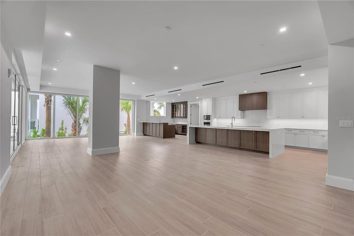 70 AVENIDA VENECCIA — photo 11 of 50