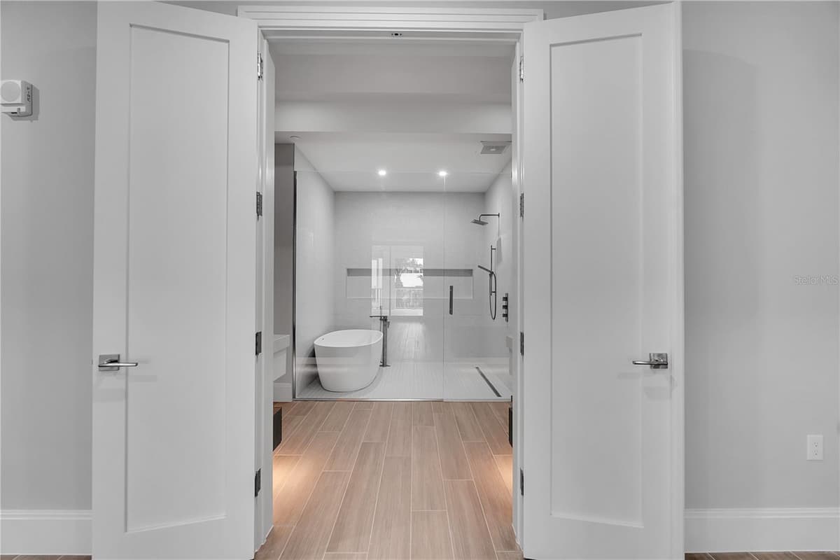 70 AVENIDA VENECCIA — photo 19 of 50