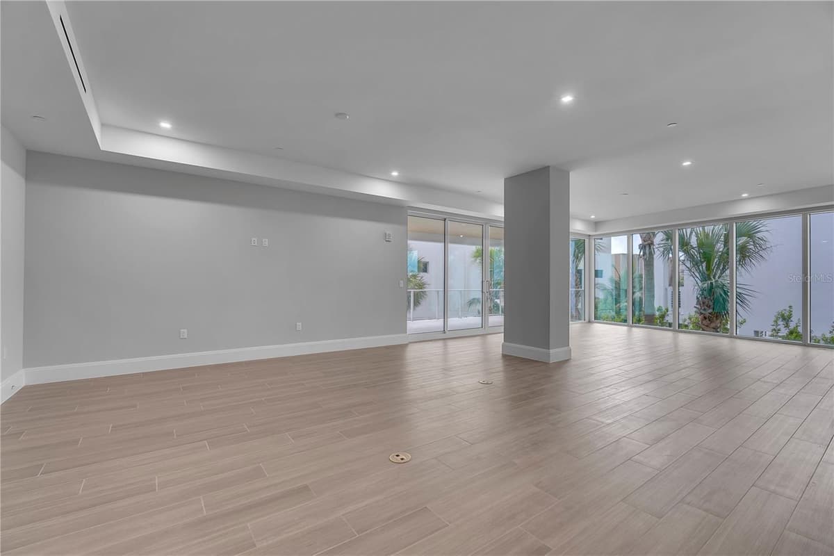 70 AVENIDA VENECCIA — photo 12 of 50