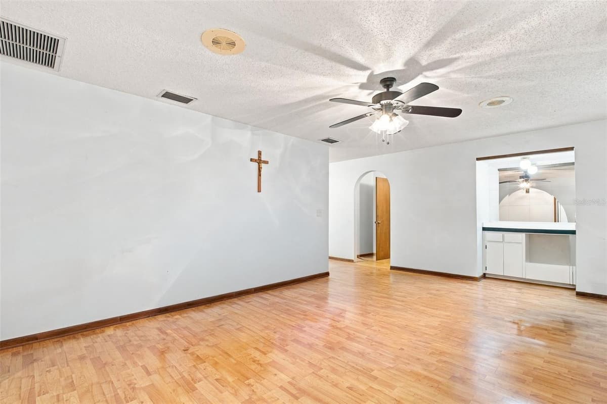 9230 JASMINE BOULEVARD — photo 7 of 55