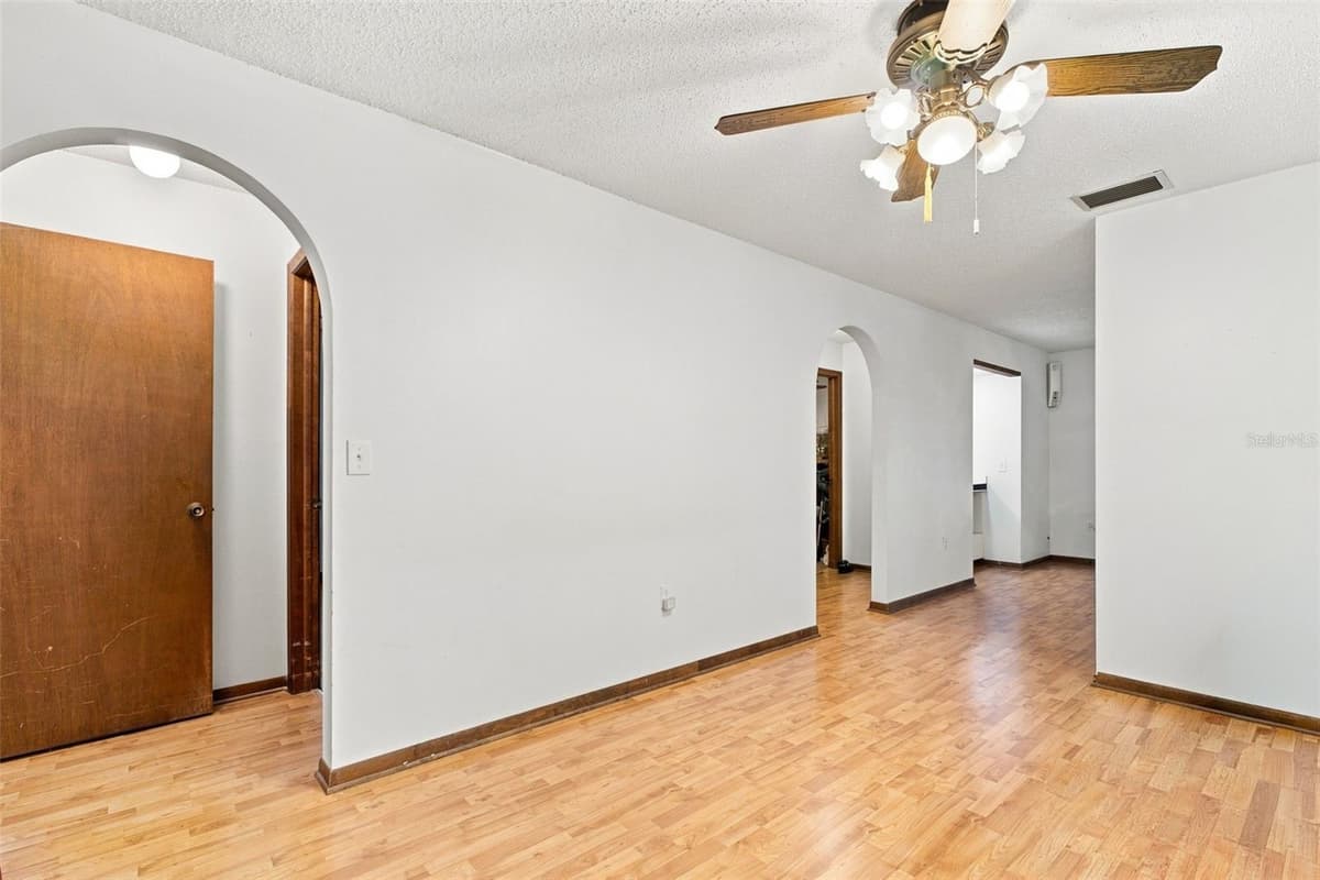 9230 JASMINE BOULEVARD — photo 15 of 55