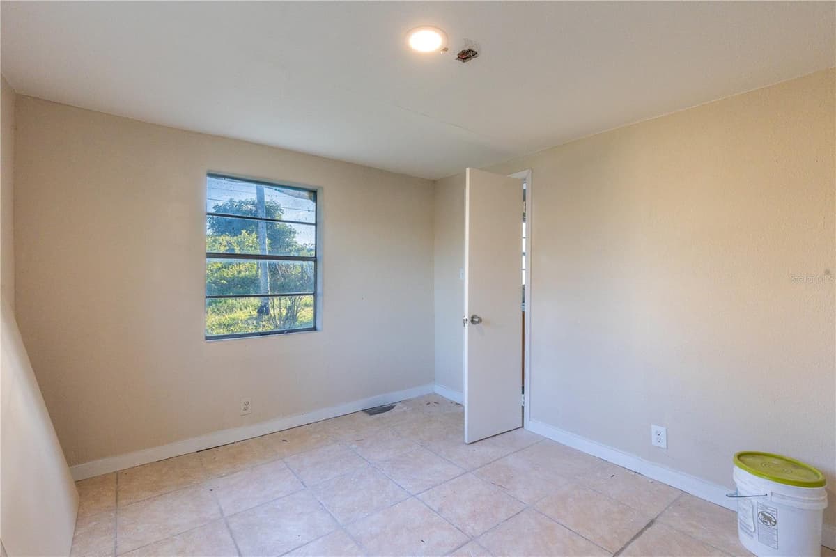 628 PETERSON STREET — photo 5 of 22