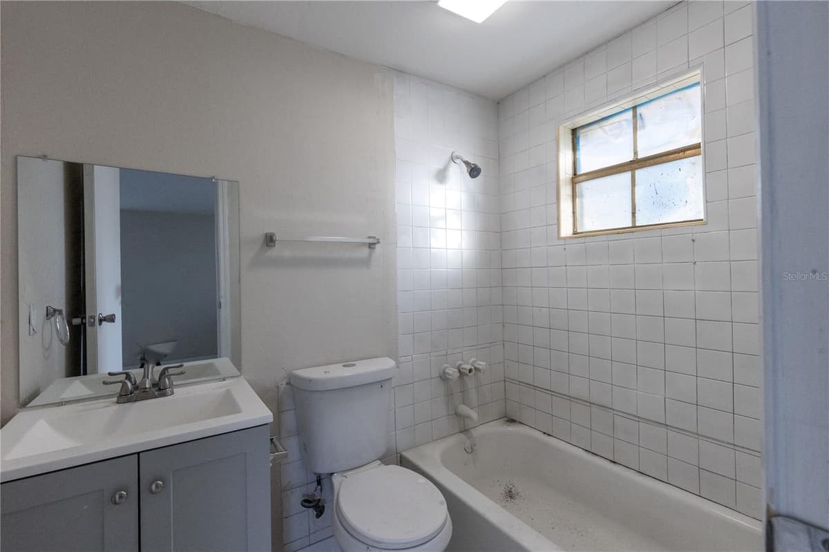628 PETERSON STREET — photo 11 of 22