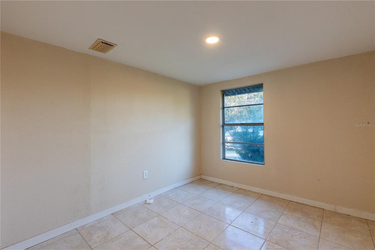628 PETERSON STREET — photo 10 of 22
