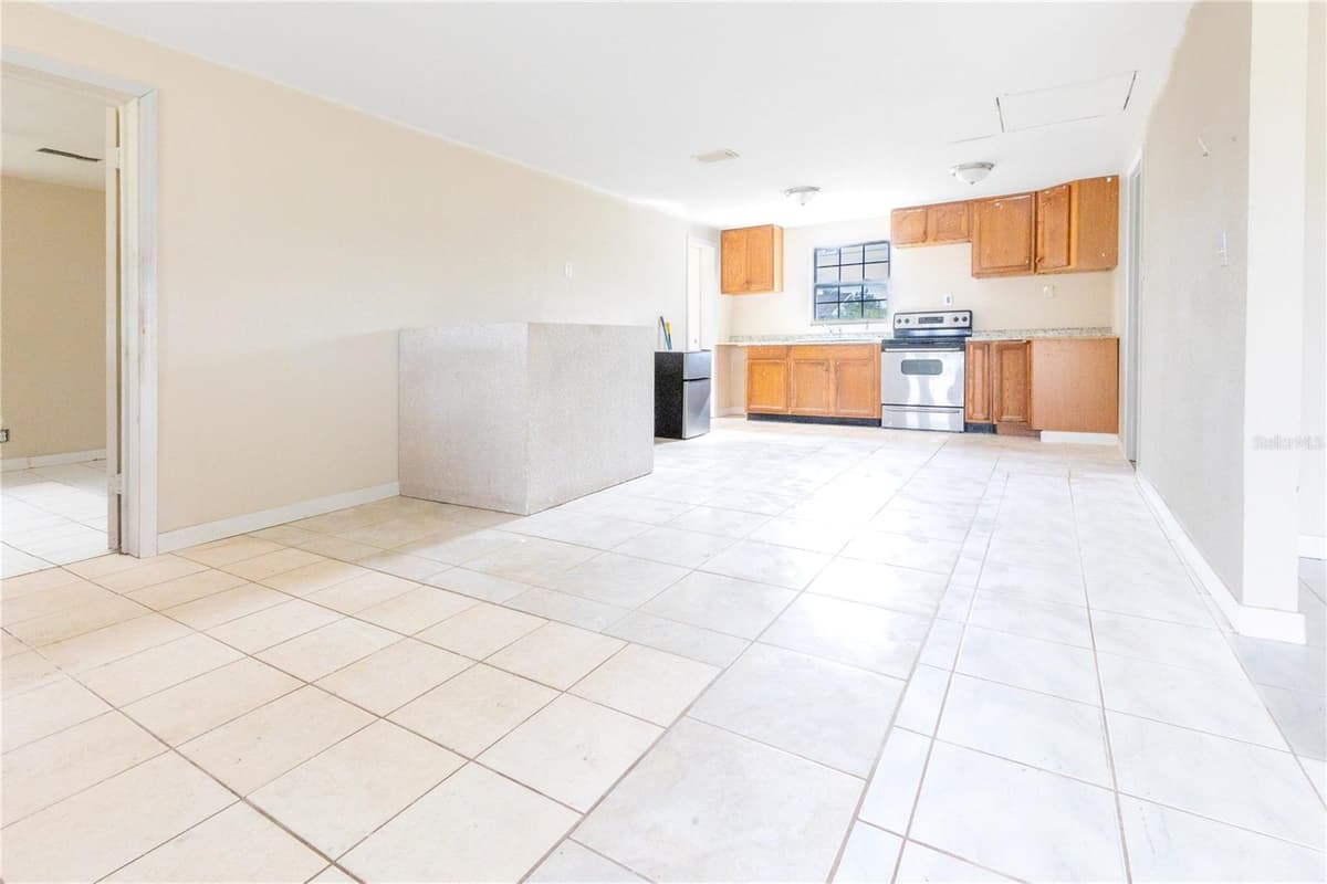 628 PETERSON STREET — photo 3 of 22