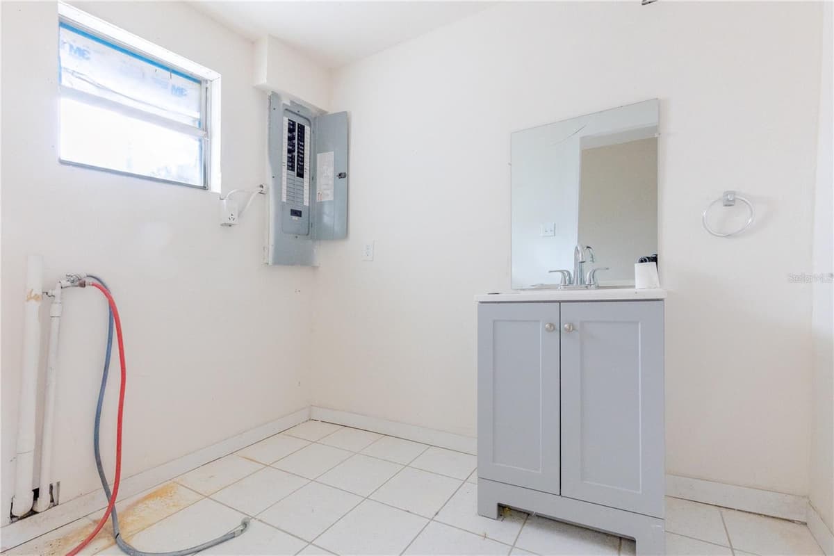 628 PETERSON STREET — photo 20 of 22