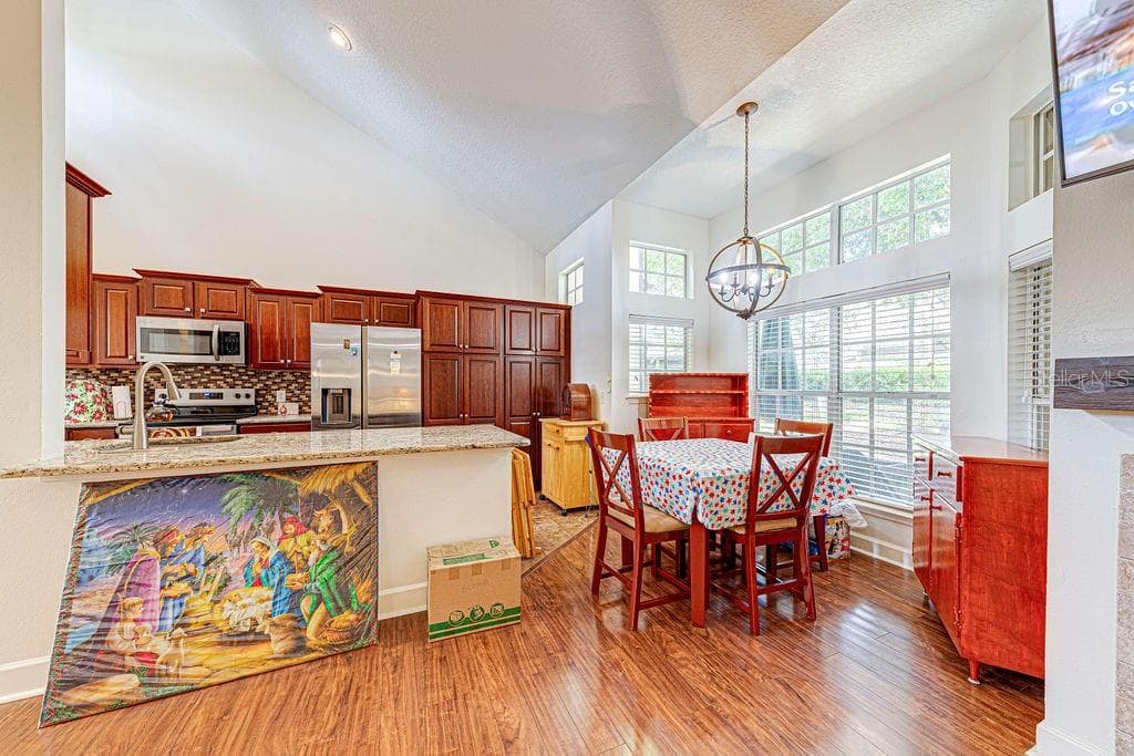 1545 FARRINDON CIRCLE — photo 11 of 52