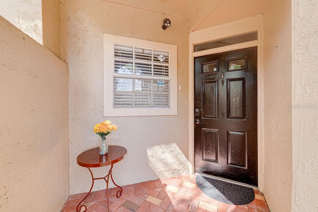 1545 FARRINDON CIRCLE — photo 3 of 52