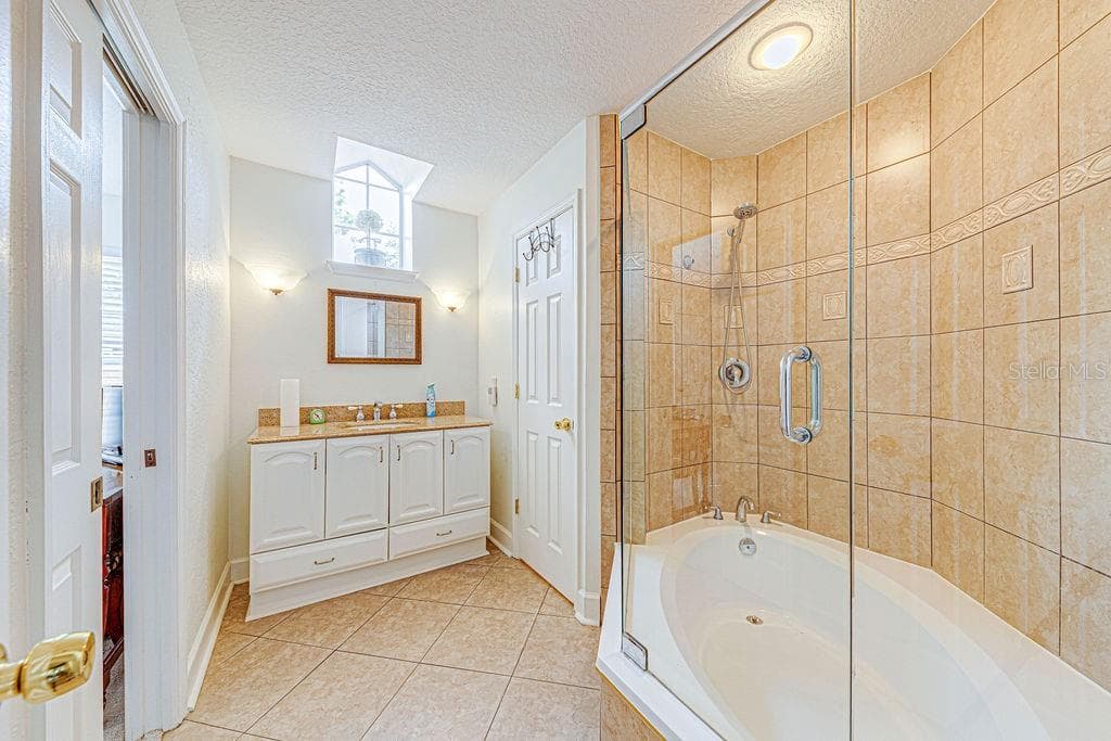 1545 FARRINDON CIRCLE — photo 12 of 52