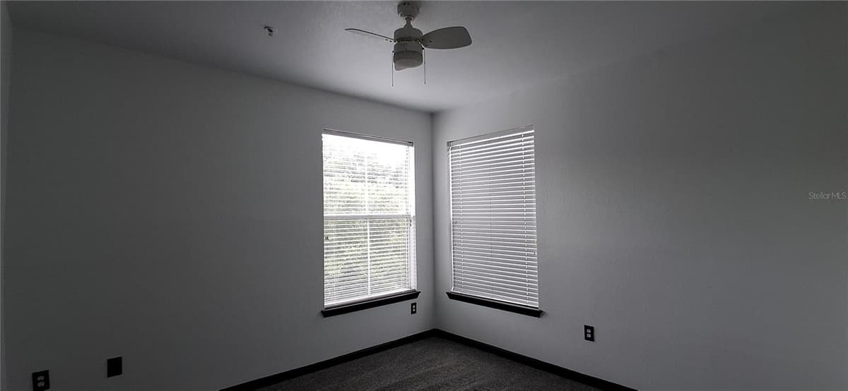 8539 GATE PARKWAY — photo 20 of 25