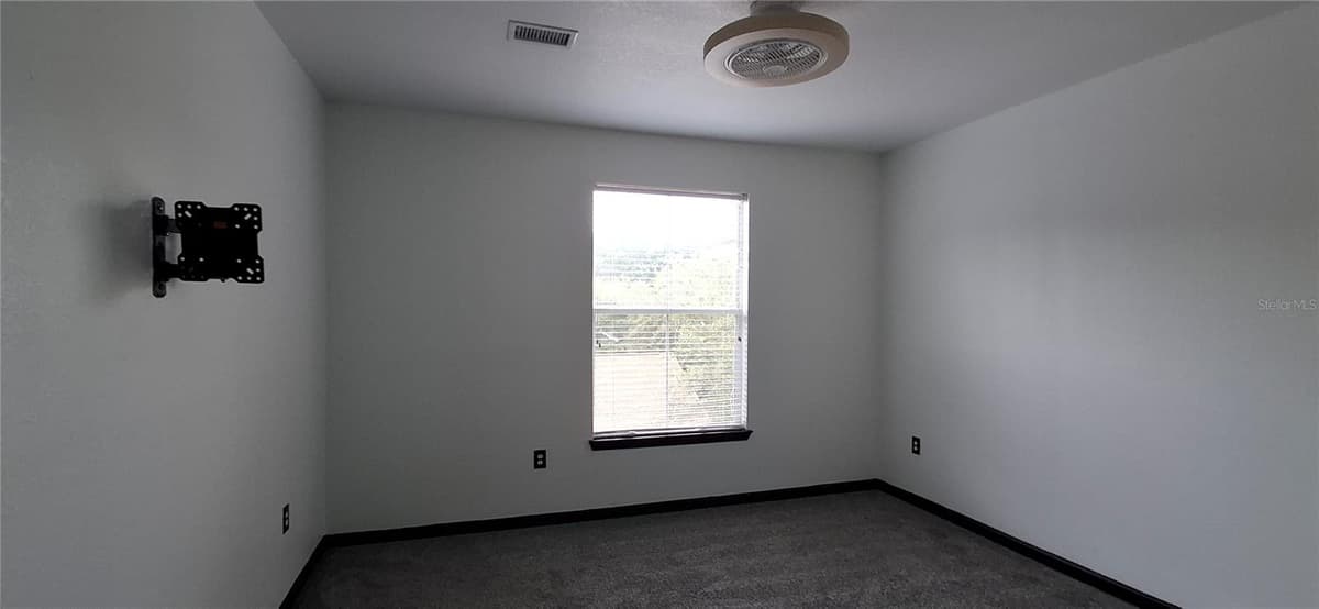8539 GATE PARKWAY — photo 17 of 25
