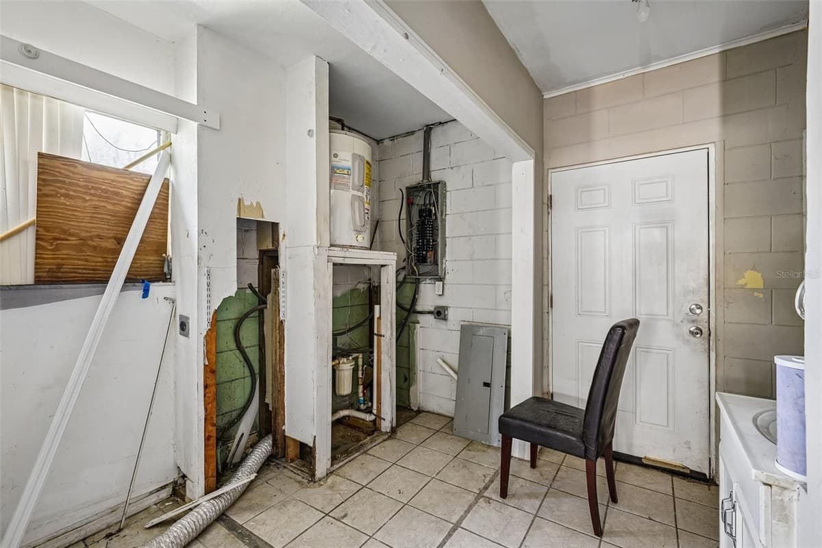 18748 ROSEPHIL ST — photo 17 of 19