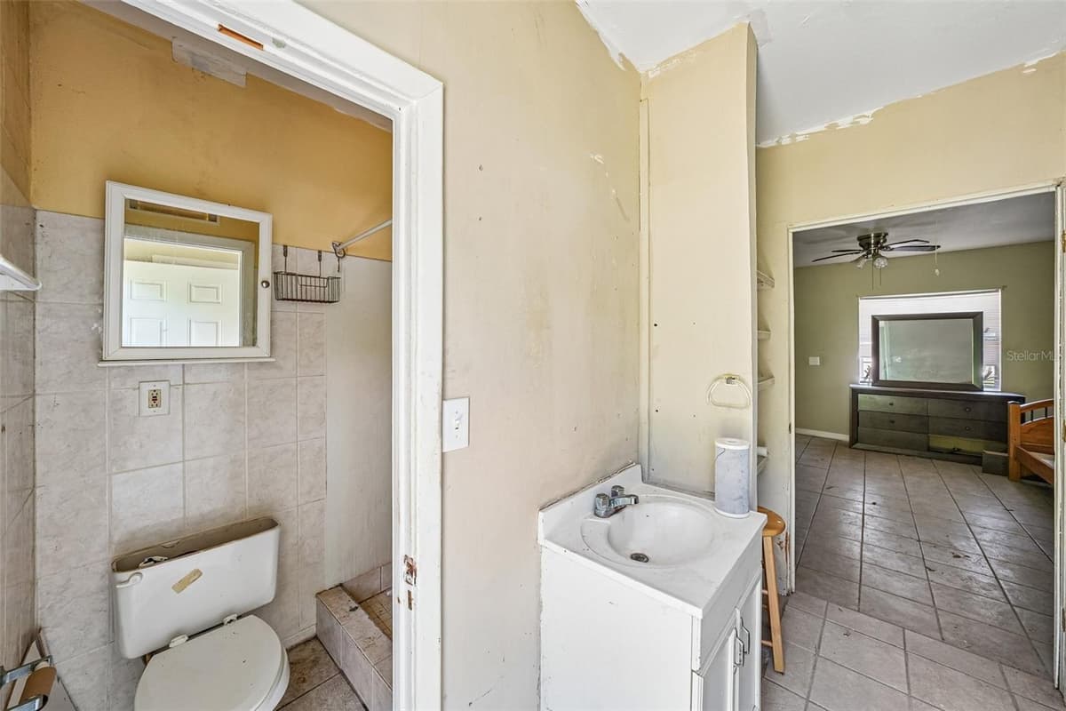 18748 ROSEPHIL ST — photo 15 of 19