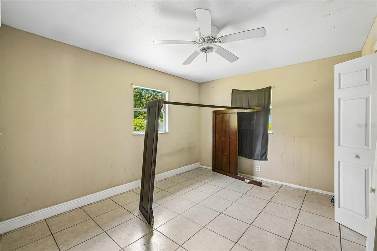 18748 ROSEPHIL ST — photo 12 of 19