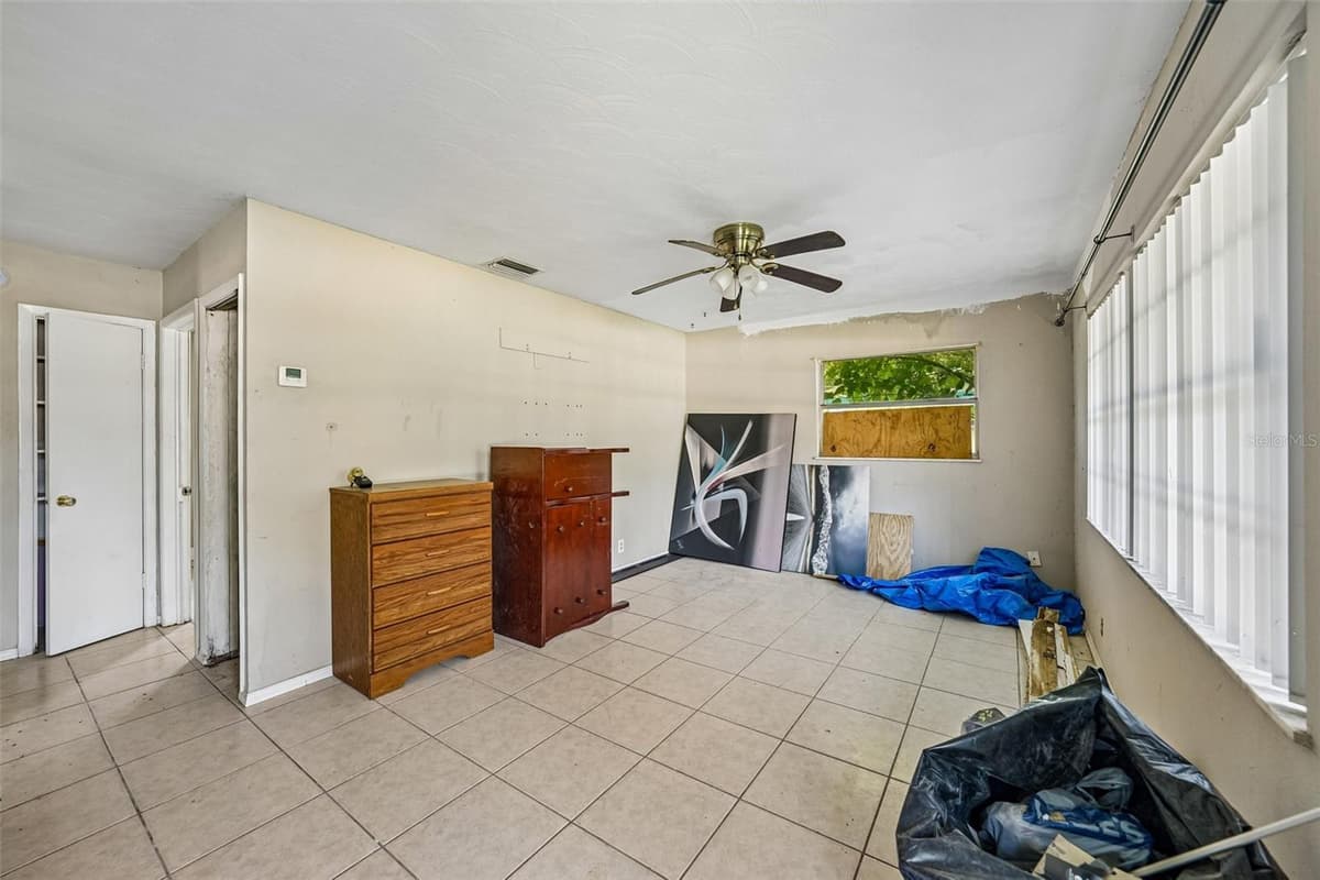18748 ROSEPHIL ST — photo 4 of 19