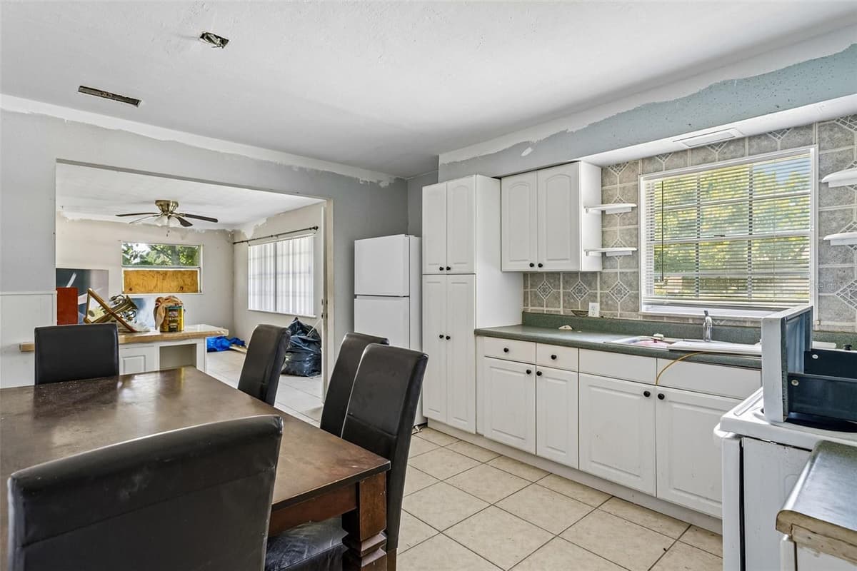 18748 ROSEPHIL ST — photo 7 of 19