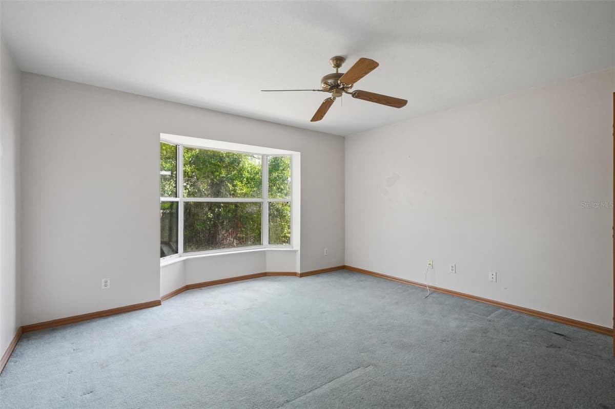 1325 SORRENTO DRIVE — photo 17 of 35