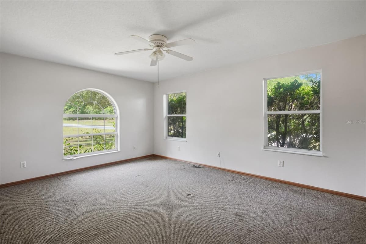 1325 SORRENTO DRIVE — photo 8 of 35