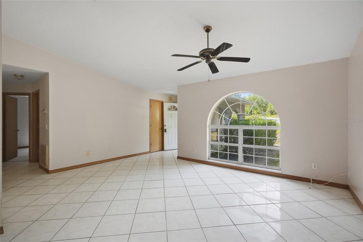 1325 SORRENTO DRIVE — photo 7 of 35
