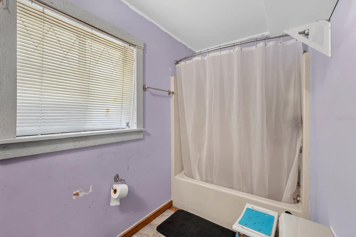 110 PALM AVENUE — photo 21 of 47