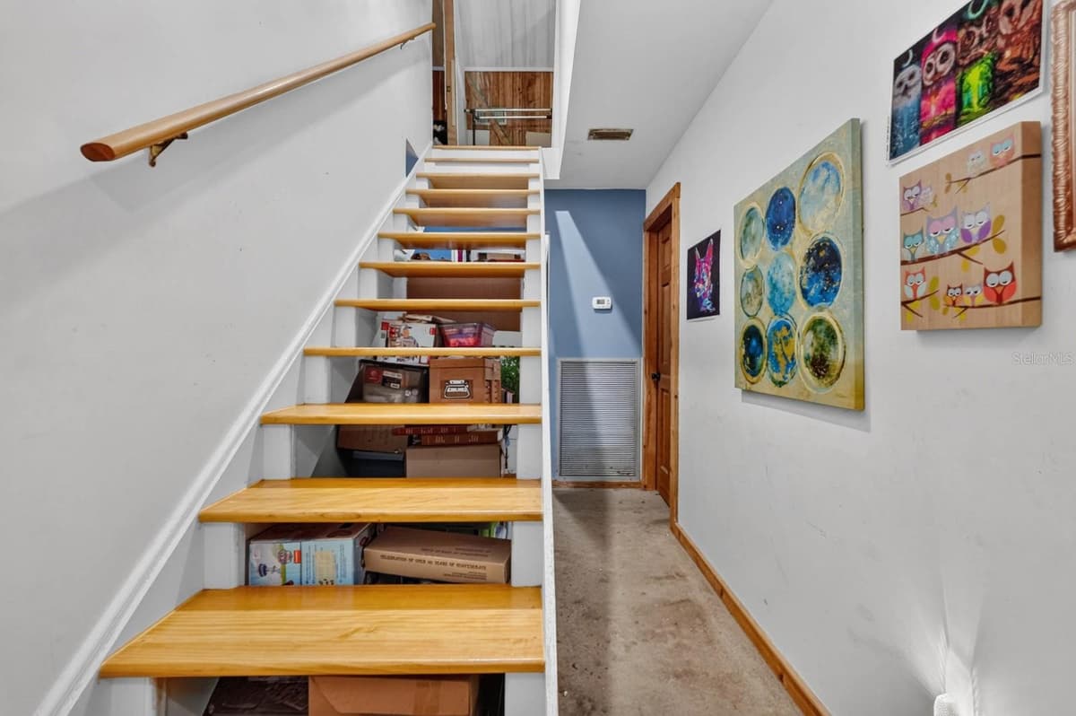 110 PALM AVENUE — photo 14 of 47